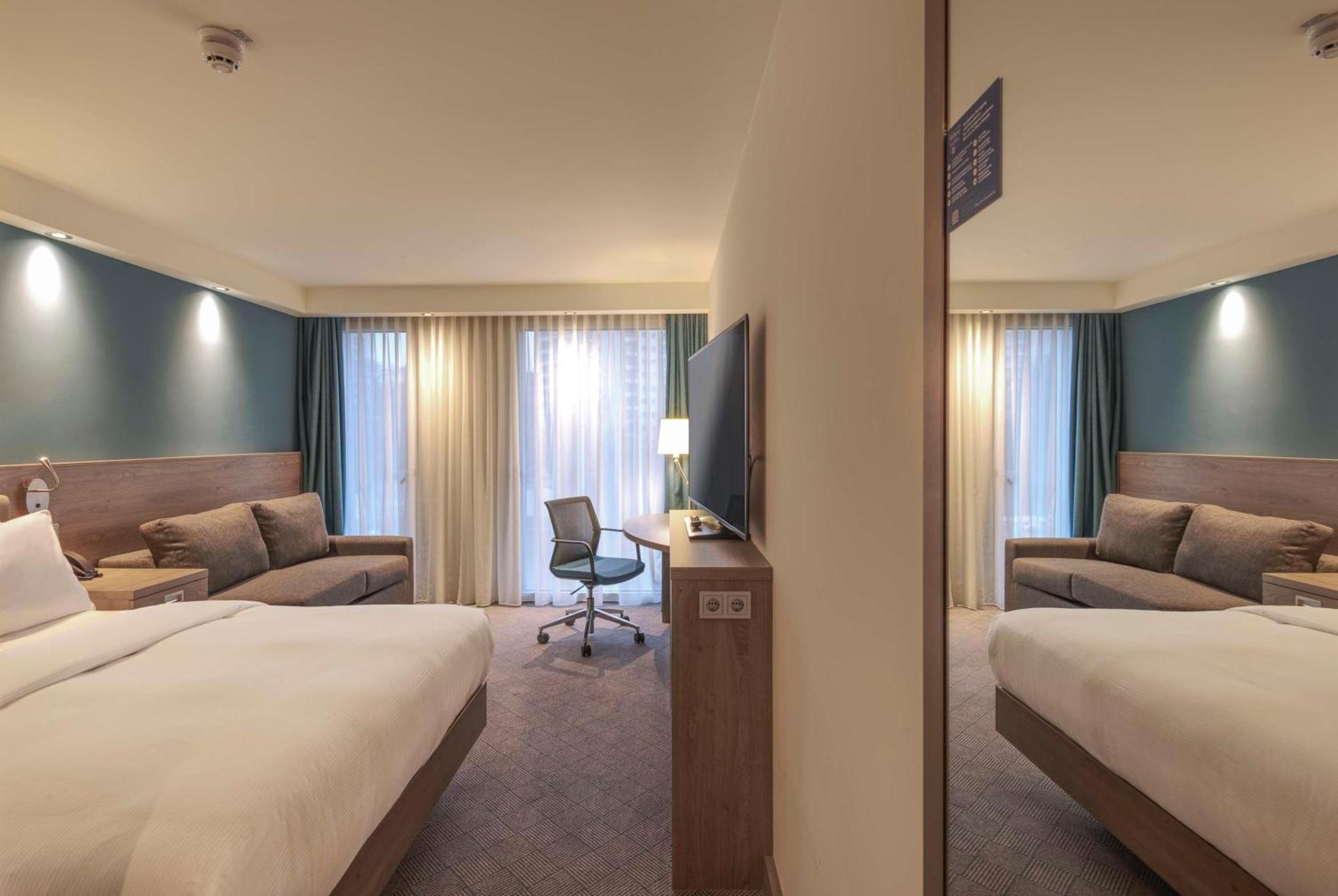 Hampton By Hilton Stuttgart City Centre Exterior photo