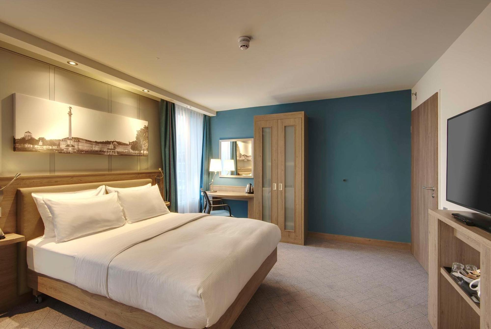 Hampton By Hilton Stuttgart City Centre Exterior photo