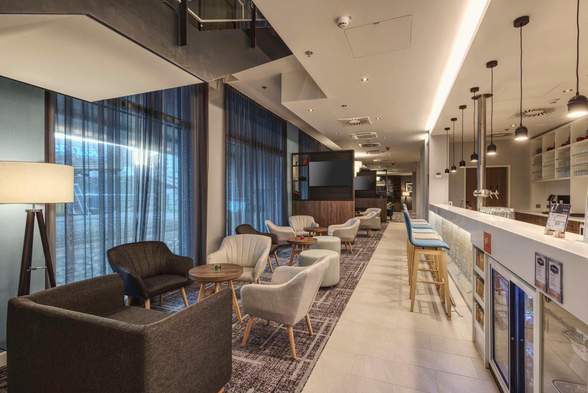 Hampton By Hilton Stuttgart City Centre Exterior photo