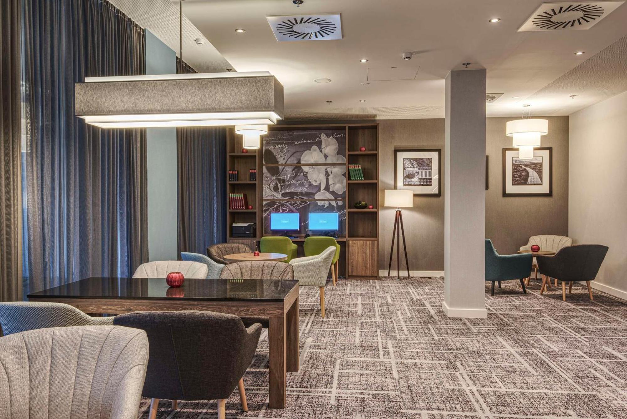 Hampton By Hilton Stuttgart City Centre Exterior photo